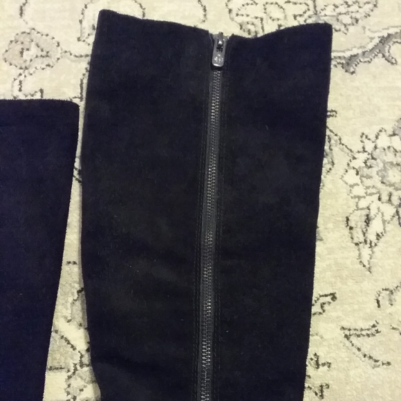 Antonio Melani Black Suede Boots - Picture 4 of 6